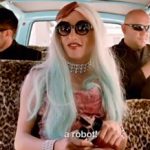 Grupo tira sarro de Lady GaGa em clipe e cantora revida xingando a banda no Twitter; assista 13 820885