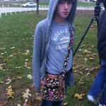 EUA: Estudante de 13 anos é suspenso de escola por ir à aula usando uma bolsa 12 823237