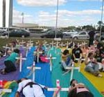 Apesar de pouco público, manifestação gay contra homofobia atrai atenção da mídia 12 84785