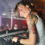 99ceca53eb1h1e0113e paty4