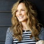 ea1eb9ebgce4d4499bi chely