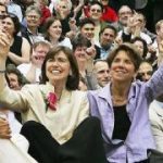 f7e55ch0effech5dgi4 Julie Hillary