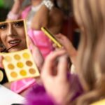 "Como o Show 'Drag Mother' de Glamrou Revela a Complexa Relação Entre Identidade Queer e Expectativas Familiares"