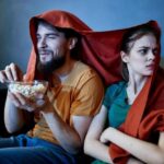 "Como o filme 'Queer' de Luca Guadagnino Explora os Limites do Amor e do Vício em um Contexto Marginalizado"