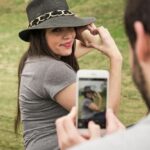 "Anitta e Vinicius Souza: O que a exclusão de fotos nas redes sociais revela sobre o relacionamento do casal?"