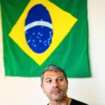 Bolsonaro afirma que eleição de 2026 não será democrática sem sua presença e levanta questões sobre apoio político na direita brasileira