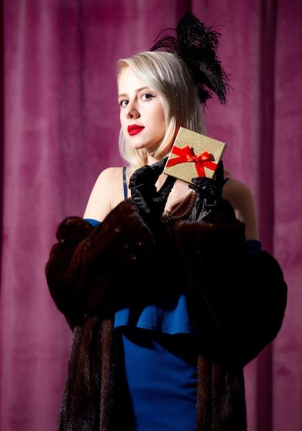 Dupla queridinha da comunidade LGBTQIA+ estreia turnê com espetáculo vibrante e interativo em abril