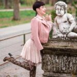 Filha da rainha do pop encanta Paris com looks provocantes e autênticos
