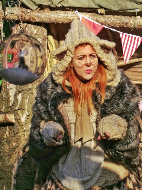 Atriz LGBTQIA+ assume papel desafiador e traz nova perspectiva à figura histórica de Mary Todd Lincoln