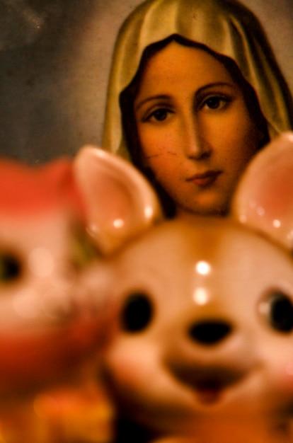 Filha de Madonna causa na Semana de Moda de Paris com looks provocantes e busca seu lugar além do rótulo ‘nepo baby’