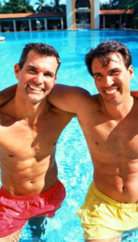Chá com bolachas é melhor opção para elas, enquanto para eles, o basfond rola na Pool Party Tour 1 4984
