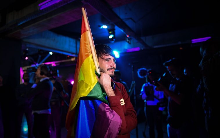 罗马尼亚举行全民公投反对同性婚姻