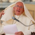 Papst Franziskus sagt, Homosexualität sei in Mode