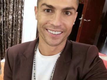 Cristiano Ronaldo plaatst een foto in ondergoed