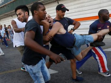 Cuban government interrupts gay parade
