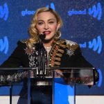 Madonna recebe prêmio Glaad