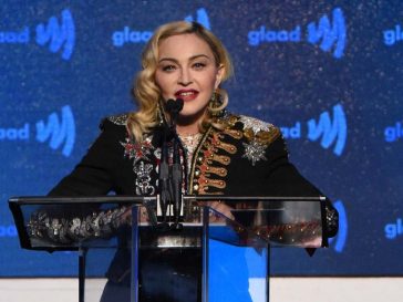 Madonna receives Glaad award