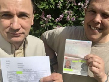 أول جواز سفر غير ثنائي الجنس