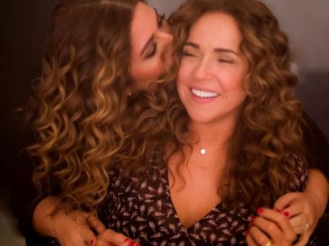 Daniela Mercury küsst ihre Frau auf dem Nationalkongress