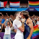 O beijo que desafiou a homofobia: como um atleta olímpico se tornou símbolo de resistência e amor 12 175309 1722987887 original