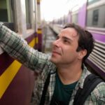 "Como 'Queer', o novo filme de Luca Guadagnino, Reimagina o Amor e a Identidade em um Contexto Histórico e Social Controverso" 12 181360 1733871189 original