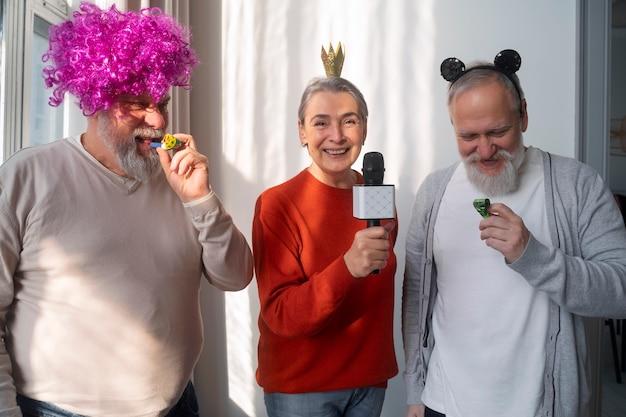 "Casamento do ex-prefeito de Concordia gera polêmica nas redes sociais: legado familiar e críticas à celebração" 1 182049 1734245093 original