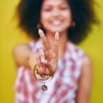 "Gloria Groove revela sonho de parceria com Sandy e destaca importância da música da dupla em sua carreira" 12 182786 1734697443 original