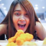 Rihanna e a Nova Tendência Gastronômica: O Que Revela a Combinação de Nuggets e Caviar? 13 182875 1734740630 original