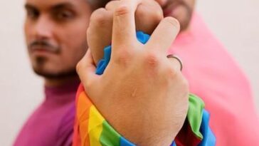 "LGBT+60: A Série que Revela as Lutas e Conquistas de Idosos da Comunidade LGBT+ e Ganha Reconhecimento Nacional"