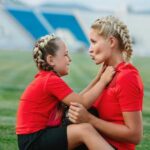 "Ex-jogador de futebol abandona carreira para se dedicar à família: a escolha de Yuri Lima e seu impacto na comunidade LGBT"