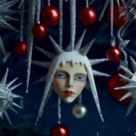 "Salvador Dalí e o Natal: Como a Arte Surrealista Desafiou as Tradições Festivas em Cartões Polêmicos"