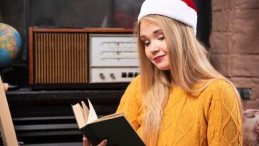 "Músicas de Natal do Século 21: Como Ariana Grande e Kelly Clarkson Redefiniram a Tradição nas Paradas da Billboard"