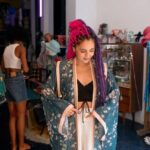"Rihanna Reflete Sobre Suas Decisões de Moda e a Pressão da Indústria em Conversa Intimista"
