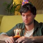 "Ricky Martin: Como o Ícone da Música Latina Celebra Aniversário e Reflete sobre Paternidade e Ativismo"