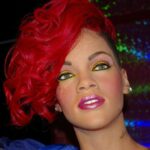 "Rihanna e o Met Gala 2025: A Rivalidade com as Kardashians que Pode Mudar o Evento"