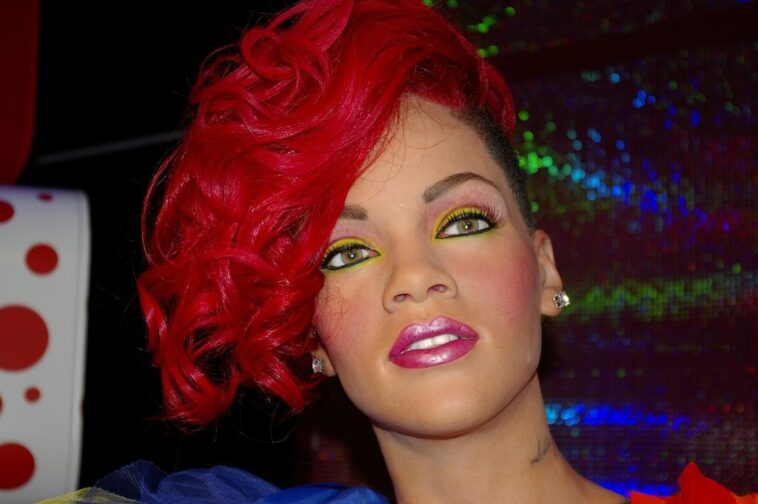 "Rihanna e o Met Gala 2025: A Rivalidade com as Kardashians que Pode Mudar o Evento"