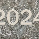 "Quais foram as 100 músicas que definiram 2024? Descubra os sucessos que embalaram o ano na Love Radio"