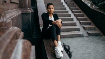 "Como Rihanna Transformou o Estilo Urbano Moderno e Impactou a Indústria da Moda"
