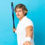 "Lesão de Alexander Zverev Abre Debate sobre Preparação e Riscos no Circuito de Tênis Profissional"