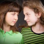 "J.K. Rowling e a Polêmica sobre Identidade de Gênero Infantil: O Impacto das Declarações na Saúde Mental de Jovens Trans"