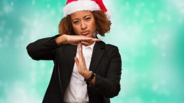 "Beyoncé Surpreende Dançarinos com Bônus Duplo em Performance de Natal: O Que Isso Revela Sobre a Indústria Musical?"