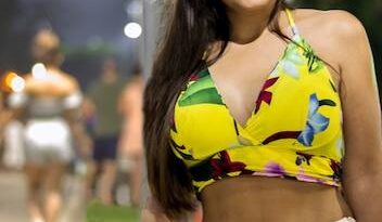 "Réveillon de Copacabana 2025: Anitta Quebra Tabus e Provoca Debate Polêmico com Performance Controverso"