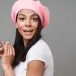 "Ariana Grande Revela Segredos de Beleza e Reflexões sobre Carreira em Premiação no Palm Springs Film Festival"