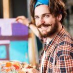 "Descubra os 10 Itens que Estão Definindo a Cultura LGBTQ+ em 2025: Moda, Música e Mais"