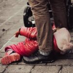 "Briga em Livorno: O que levou a uma madrugada de violência e a fuga dos envolvidos?"