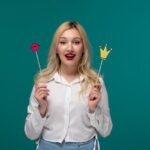 "Por que 'Joker 2' ficou de fora das indicações no Globo de Ouro 2025? Comediante Nikki Glaser levanta questionamentos sobre a recepção do filme"