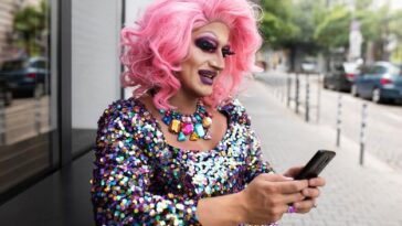 "Fãs de The Vivienne pedem resposta de RuPaul após polêmica envolvendo Tyra Sanchez e comentários desrespeitosos"