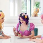 "Como 'Snow White and the Seven Drag Queens' Reinventa um Clássico: Uma Análise do Impacto Cultural e da Recepção do Público" 13 "Como 'Snow White and the Seven Drag Queens' Reinventa um Clássico: Uma Análise do Impacto Cultural e da Recepção do Público"