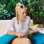 "Retorno de JADE: O que o novo single 'IT Girl' revela sobre a evolução da popstar?" 12 "Retorno de JADE: O que o novo single 'IT Girl' revela sobre a evolução da popstar?"
