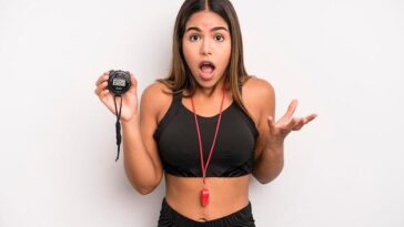 "Anitta Revela Rotina de Exercícios Antes dos Ensaios 2025: O Que Esperar da Temporada de Verão?"